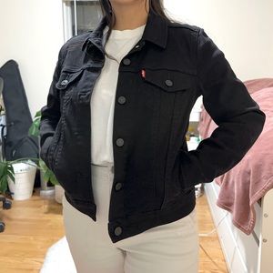 Levi's black denim jacket (s)